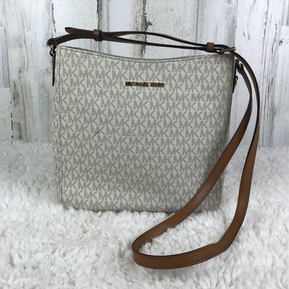 Michael Kors Handbags - Michael Kors | Signature Jet Set Messenger Bag